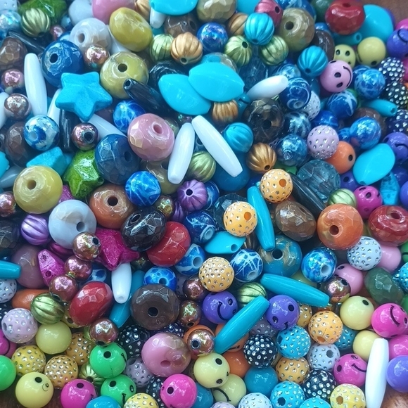 1lb Of Colorful Beads - Picture 4 of 4
